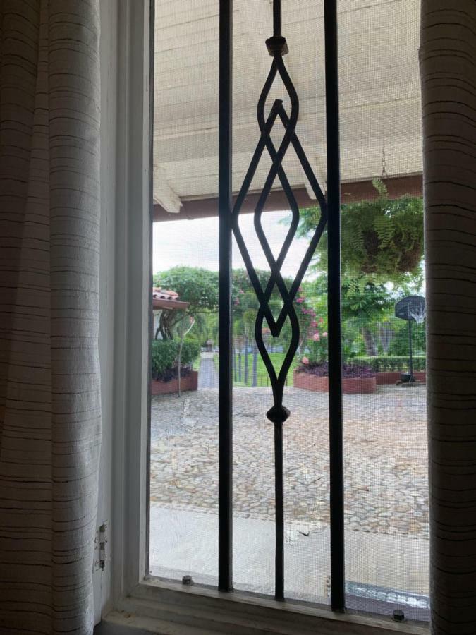 Boca Brava Paradise Bed & Breakfast โบกา ชิกา ภายนอก รูปภาพ