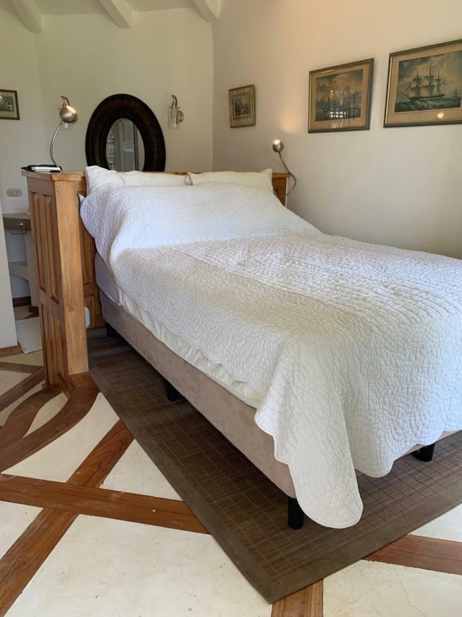 Boca Brava Paradise Bed & Breakfast โบกา ชิกา ภายนอก รูปภาพ